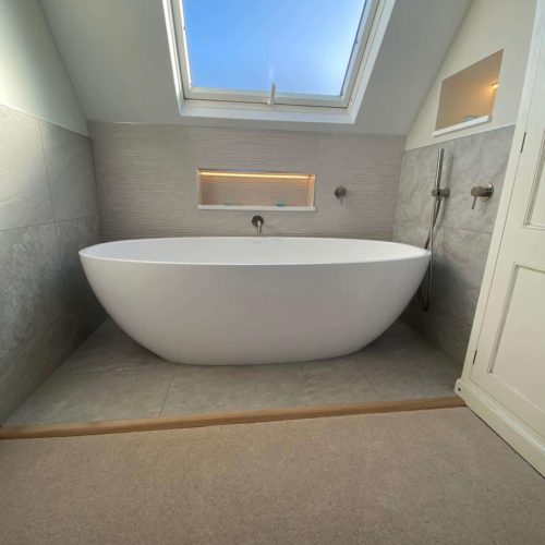 Freestanding Bath in Bedroom